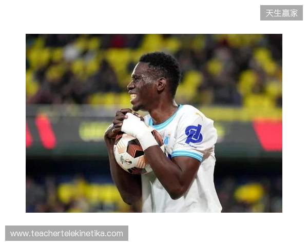 水晶宫vs利兹联：布伦南-约翰逊、伊斯梅拉-萨尔首发，卡尔弗特-勒温、卢卡斯-恩梅加出战