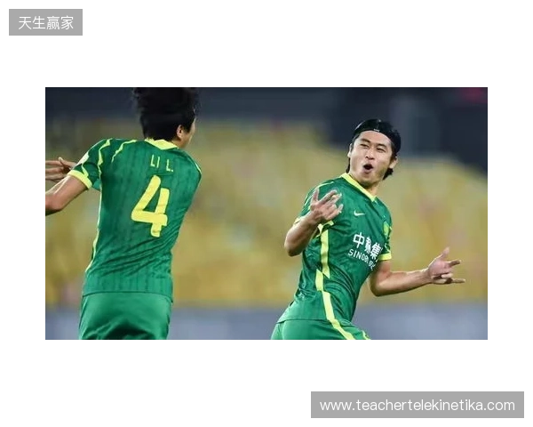半场-国安1-1玉昆 张稀哲反越位助攻张玉宁破门 约尼查扳平+中柱